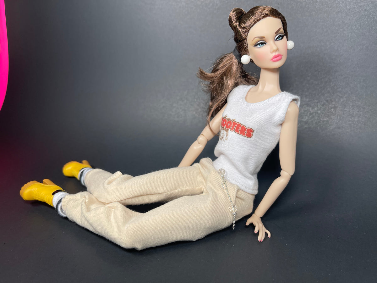 White t shirt for Barbie dolls with pink logo – The Doll Tailor