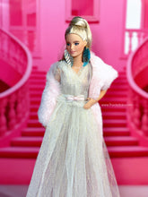 Load image into Gallery viewer, Beige tulle dress with pink fur Shawl for barbie
