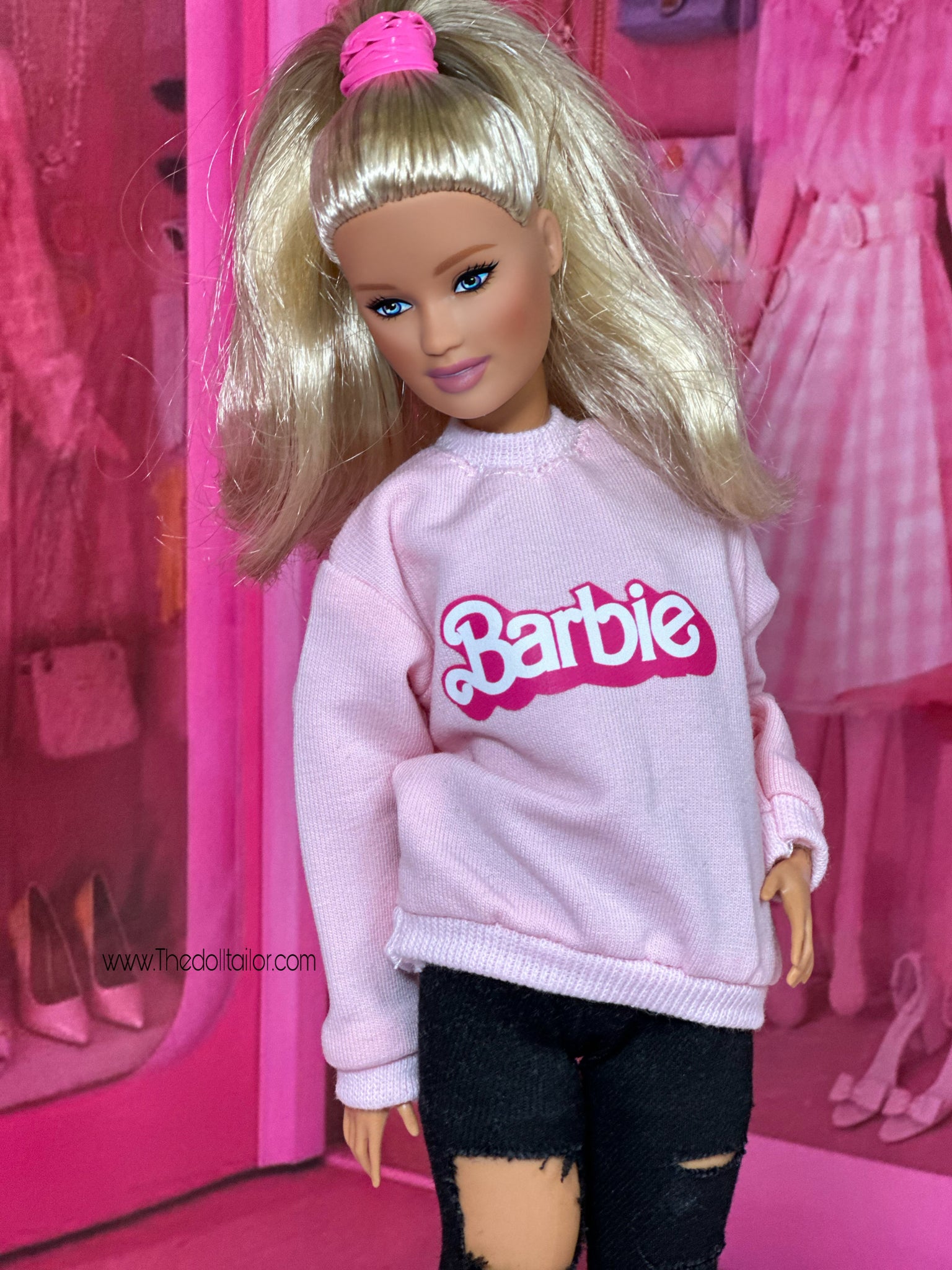 Pink sweater for Barbie doll with Logo – The Doll Tailor