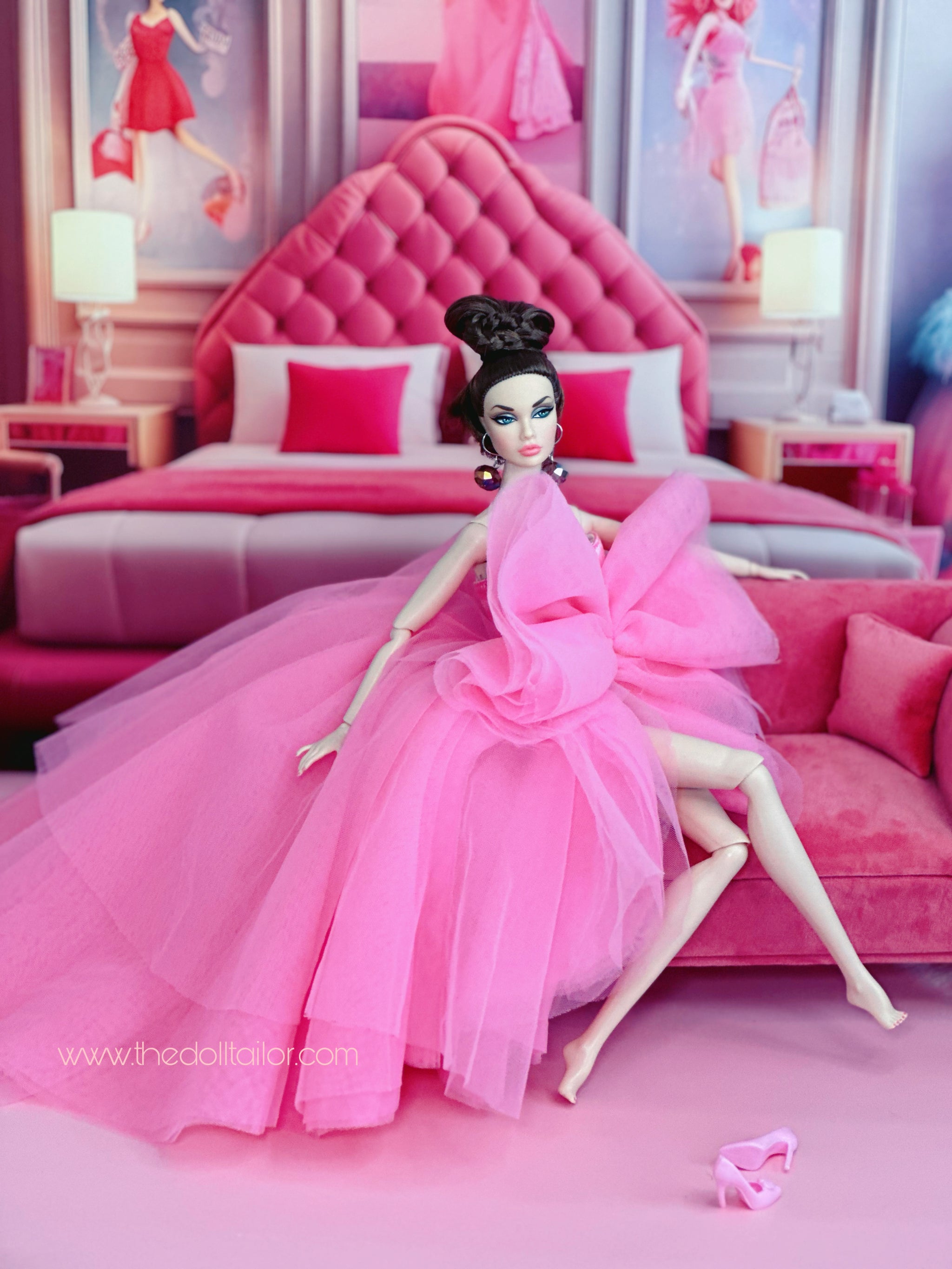Pink dress with giant Bow for Barbie doll and IT dolls – The Doll Tailor Pink dress with giant Bow for Barbie doll and IT dolls – The Doll Tailor