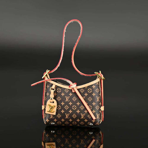 Realistic luxury purse for fashion dolls