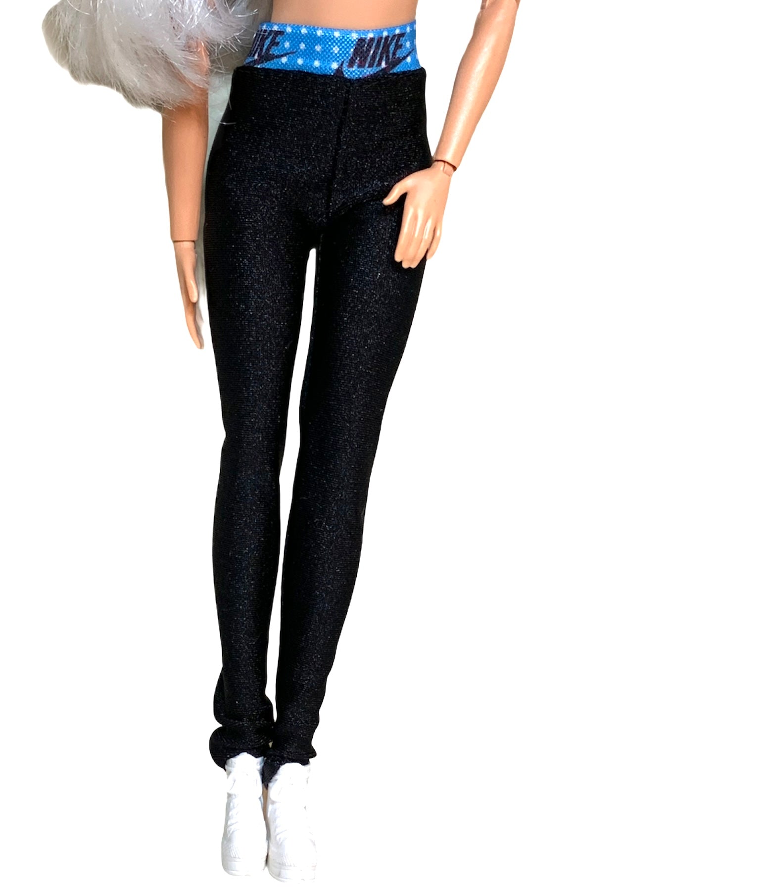 Black pleather leggings for Barbie – The Doll Tailor