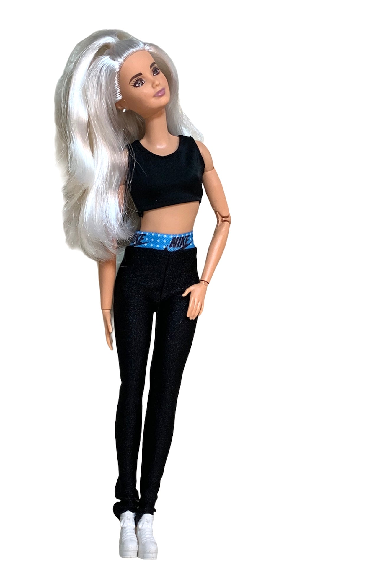 Black leggings for Barbie dolls – The Doll Tailor
