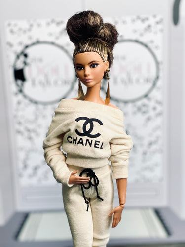 Beige sweatshirt for fashion dolls leggings with logo￼