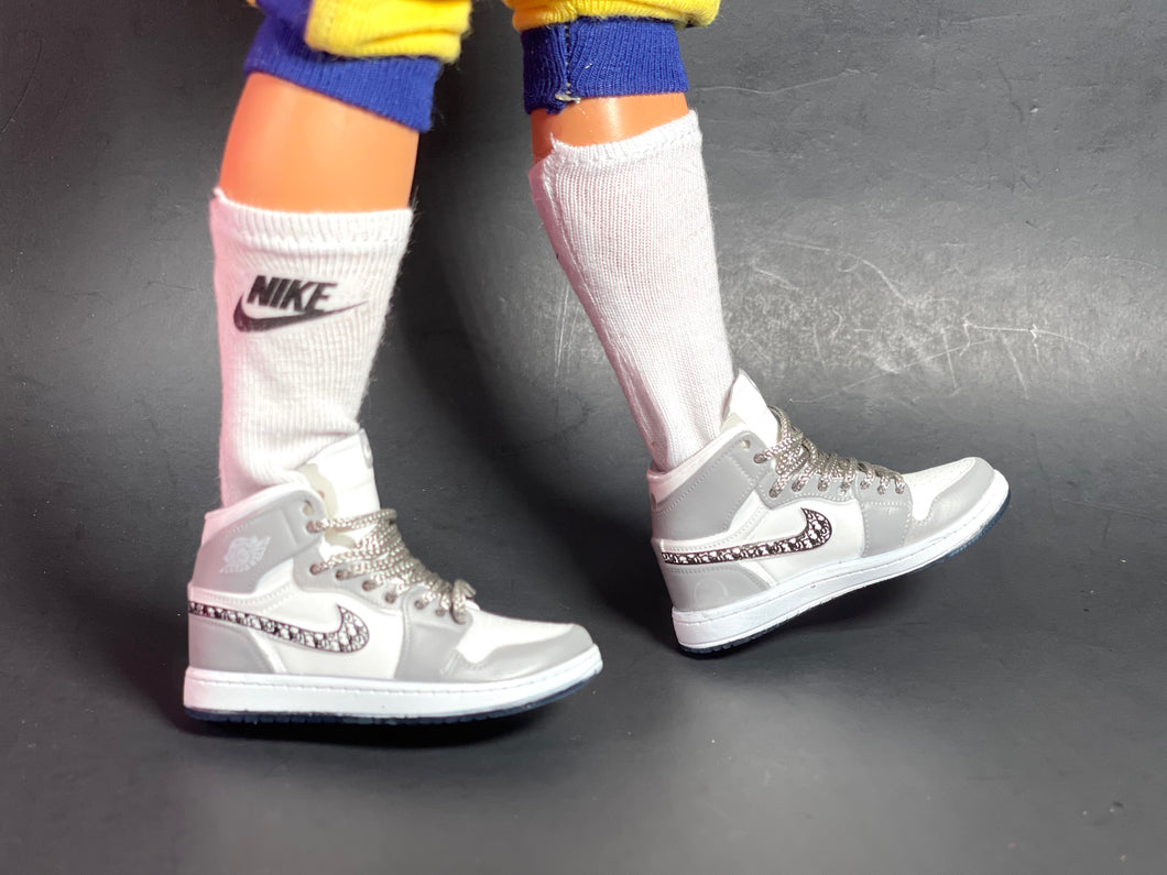 Grey tennis shoes for female fashion dolls miniature shoes