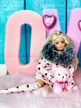 Load image into Gallery viewer, Valentine’s Hoodie hearts sweater fur hoodie for fashion dolls
