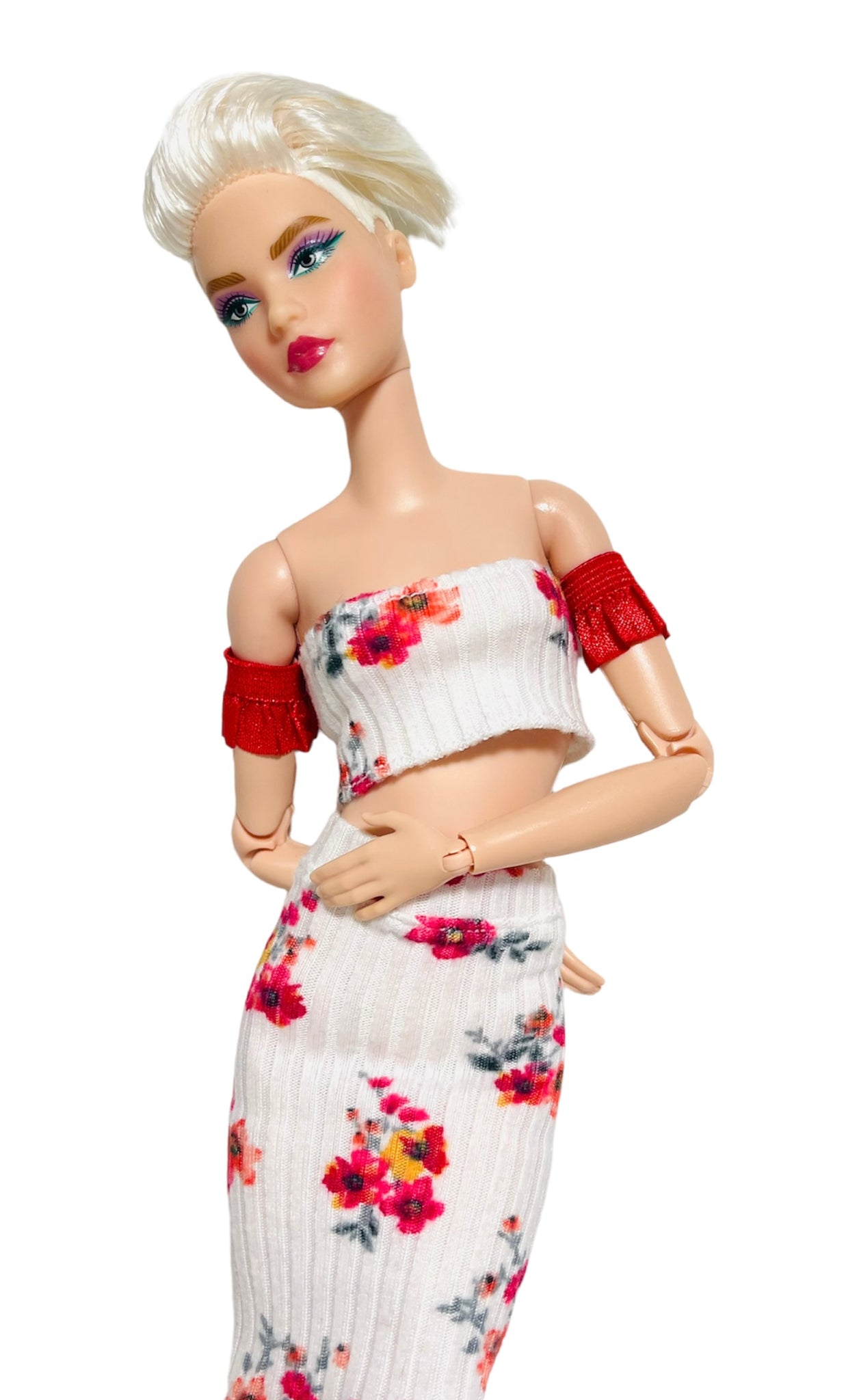 barbie fashionista white dress red flowers Floral skirt for Barbie with crop top – The Doll Tailor