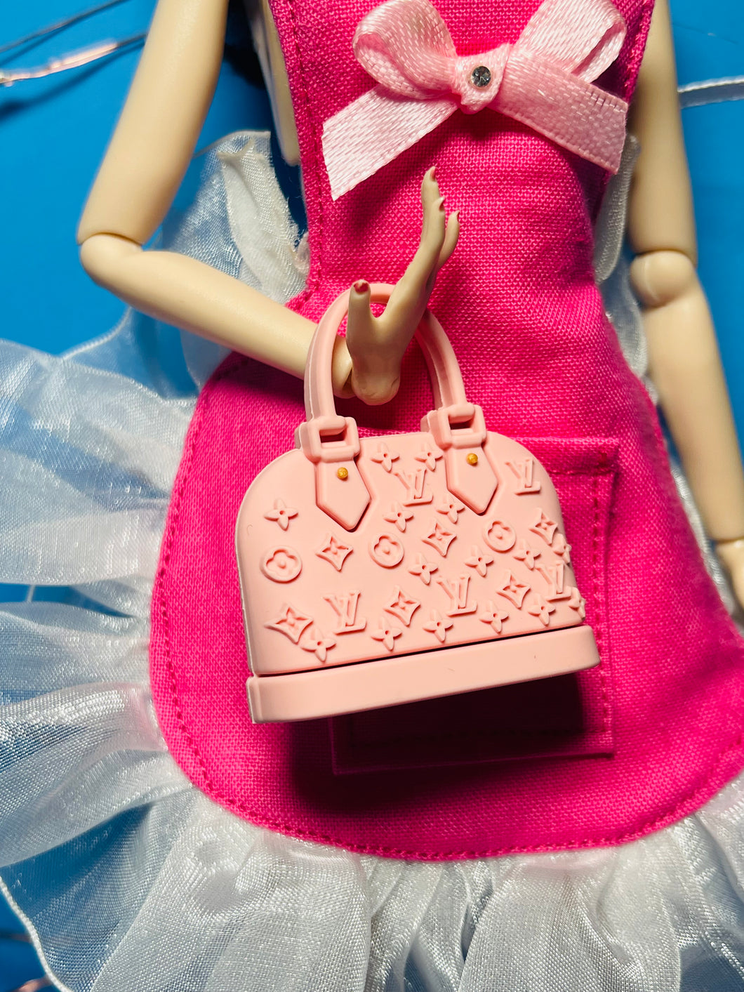 Pink luxury purse for fashion dolls